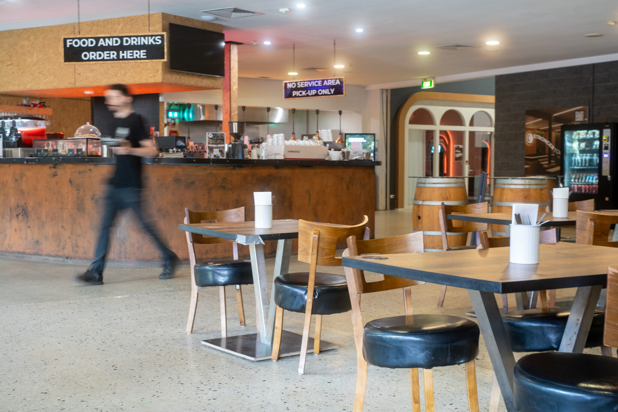 ROAR Bar & Grill Cafe, Bibra Lake