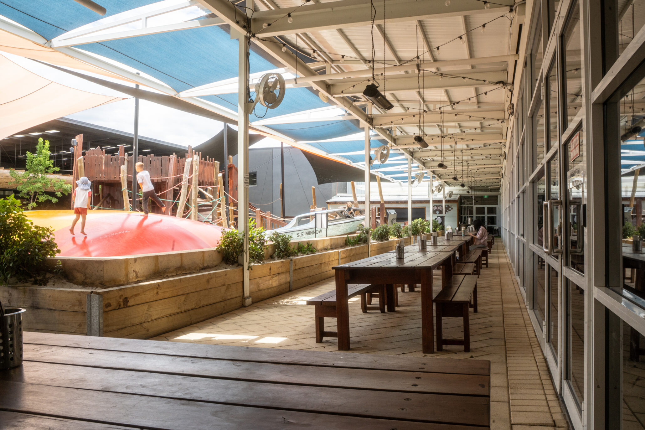 ROAR Bar & Grill The Patio, Bibra Lake